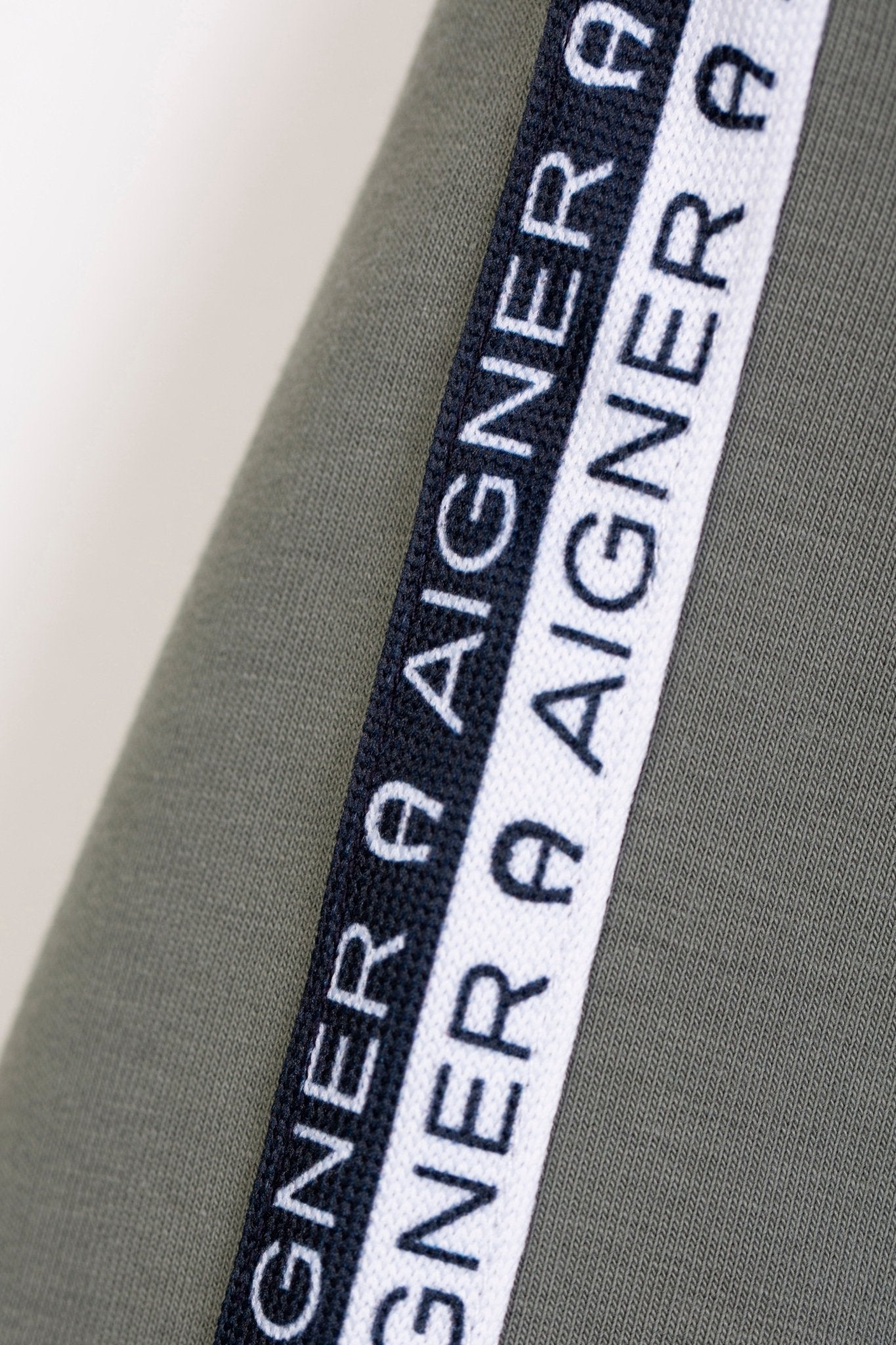 AIGNERLogo Polo Sweatshirt4062176764717SAVANNA