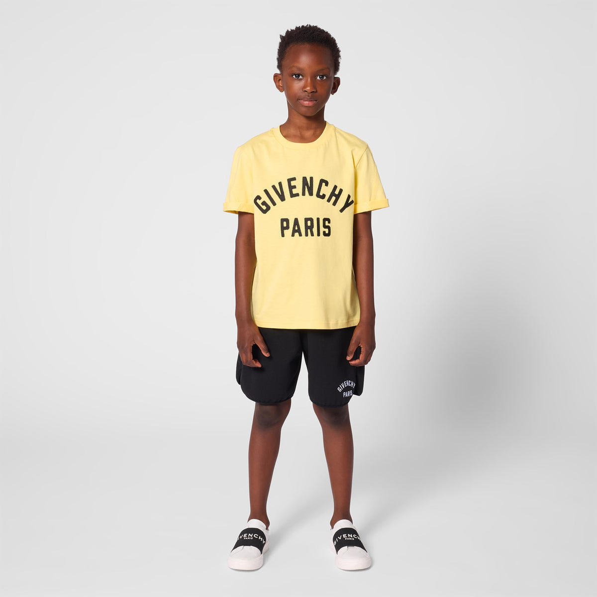 GIVENCHYAppliqué Logo T-Shirt3617165935497SAVANNA
