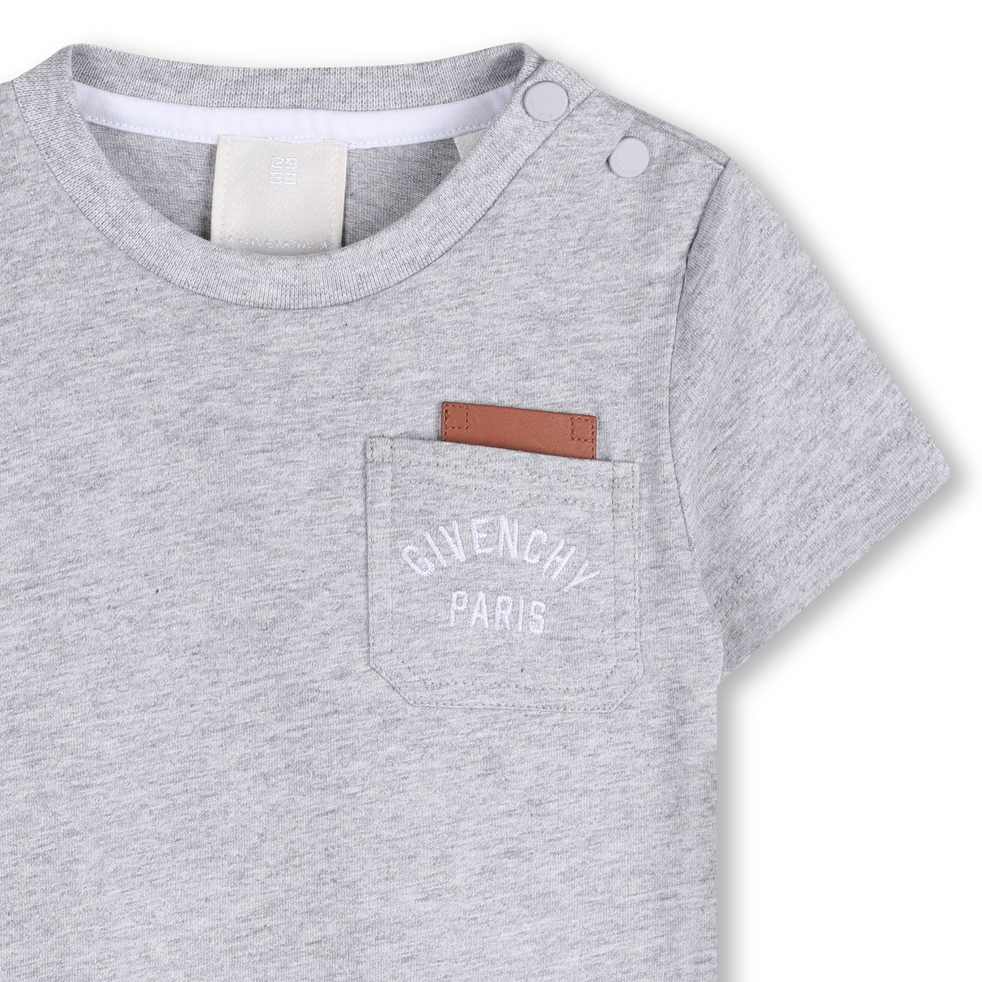 GIVENCHYLogo Pocket T-Shirt3617165928222SAVANNA